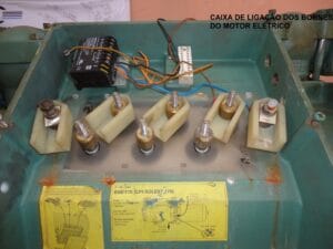 Bornes do motor — manutenção de compressor Bitzer CSH