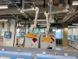 Obra de laboratório, climatização e exaustão — foto 3